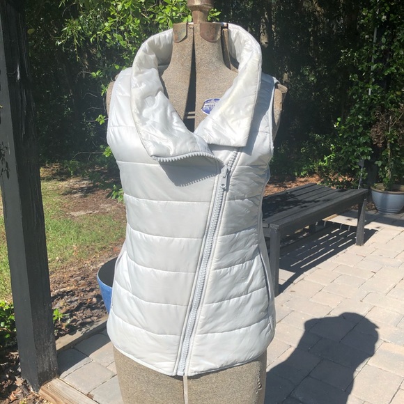 Reebok Vest - Picture 1 of 5